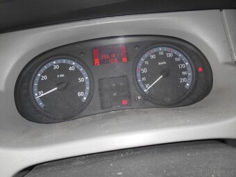 renault trafic 9 mist rok 2008 2,0 85kw T - 6