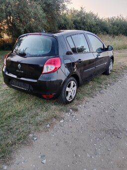 Renault Clio - 6