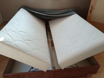 Dvoulůžková postel-letiště - 6