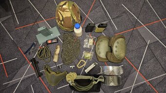Prodám zánovní zbraň M4 APS a doplňky ke hře - 6