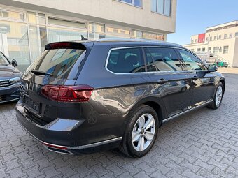 VW Passat B8 Variant Elegance 2.0TDI 110kW DSG Matrix ACC Qi - 6