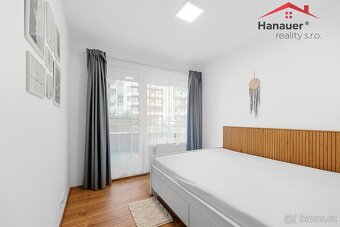 Prodej bytu 2+kk, 58 m2 s velkým balkonem a garážovým stáním - 6