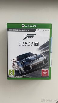 Xbox one X + sluchatka Xbox + hry + druhy ovladač - 6
