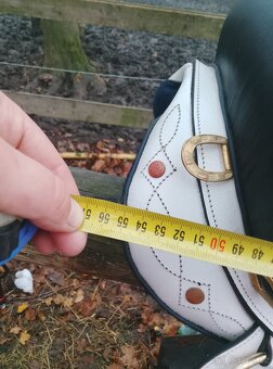 Australské sedlo bílé - 6