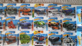 Hot wheels 5x2 nebo 53 nerozbalených autíček ceny dle fotek - 6