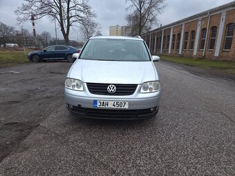 Volkswagen Touran 2.0 TDI 7. Míst - 6