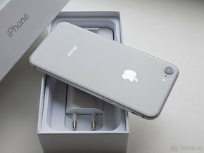 APPLE iPhone 8 64GB Silver - ZÁRUKA 12 MĚSÍCŮ - KOMPLETNÍ - 6
