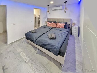 Stylový apartmán 2+kk po rekonstrukci jen 200 m od pláže - 6