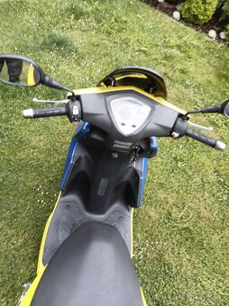 Skutr Kymco Super 8 125 - 6