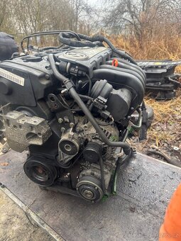 2.0 fsi 110 kw BLR BVX Na dily Passat Octavia - 6