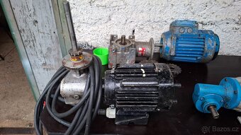 Elektromotor s převodovkou - 6