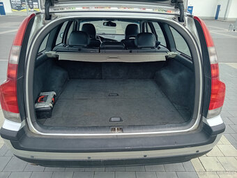 Volvo V70 2,4 D5 AWD 120kW - 6