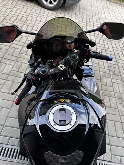 Suzuki GSXR 1000 - 6