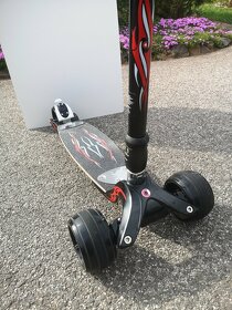 Micro - Kickboard Monster Black - Kickboard nová - 6