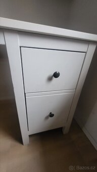 Prodám dřevěnoný stůl Hemnes - 6