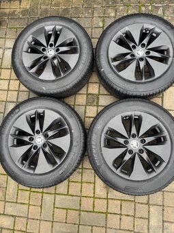 ORIGINÁL Alu Škoda ALASIA R16, 5x112 - TOP STAV, CELOROČNÍ - 6