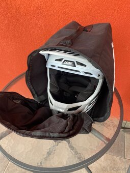 Prodám helmu Leatt gravity 8.0 vel.s - 6