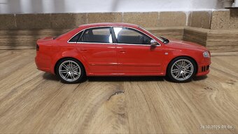 Model Audi RS4 (B7) Misano Red 2005 1:18 Otto Mobile - 6