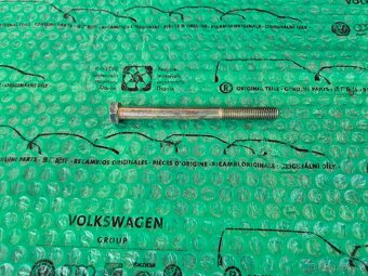 šroub konzole motoru Škoda Felicia 1.6 , 1.9d N90711801 , N - 6