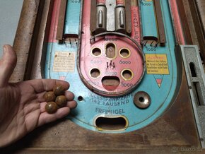 Starý hrací automat - 6