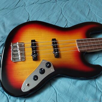 Fretless baskytara Harley Benton - 6