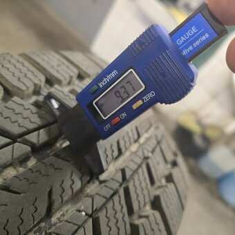 pneu 215/65/16 98T - 6