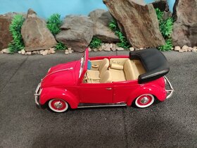 Prodám model 1:18 Volkswagen Beetle cabriolet - 6