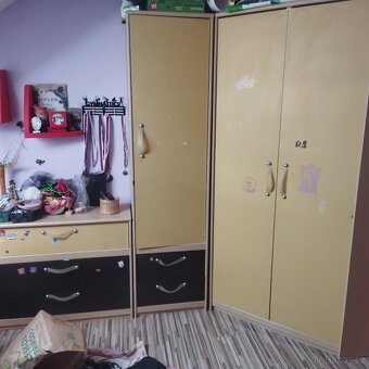 Prodám šatni rohovou skříňě s komorou - 6