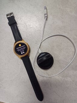 Chytré hodinky Samsung Galaxy Watch 42mm SM-R810, nabíječka - 6