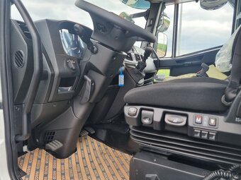 NOVÉ IVECO 180E28 NOSIČ KONTEJNERU 10T IHNED - 6