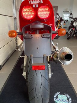 YAMAHA YZF R6 - 6