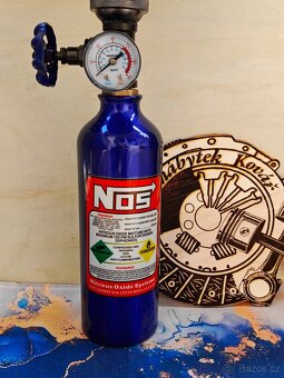 Stojací lampa z bomby NitrOS - Autonábytek Kovář - 6
