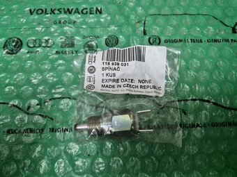 spínač zpětných světlometů Škoda Favorit, Felicia 115939031 - 6