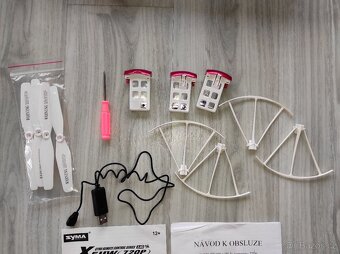 Dron zn. SYMA X5UW - 6