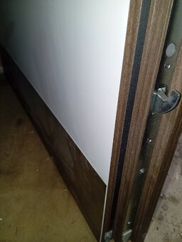 Dveře vchodové do bytu - 6