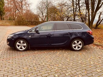 Prodám OPEL ASTRA J SPORTS TOURER 2.0 CDTI (118kW), 3/2011 - 6