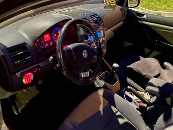 Prodám na ND Volkswagen Golf V 1.9 TDI. - 6