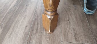 Dřevěný jídelní stůl - 6