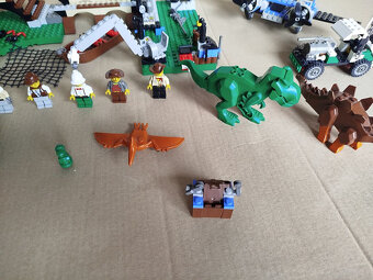 Lego 5987 Dino Research Compound - 6