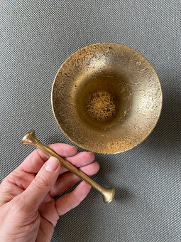 Malý mosazný hmoždíř 7.5 cm s tloukem - 6