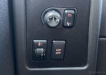 Nissan Qashqai 2.0i 16v 4x4 AUTOMAT KLIMA automat 104 kw - 6
