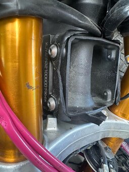Yamaha R1 - 6