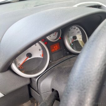 Peugeot 207 1.4i 70kw r.v 2010 - 6