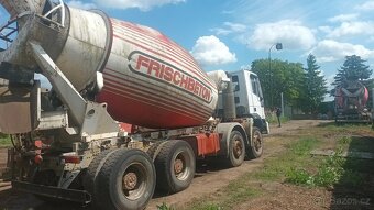 Beton mix 9m3 Liebherr z IVECO 8x4 - 6