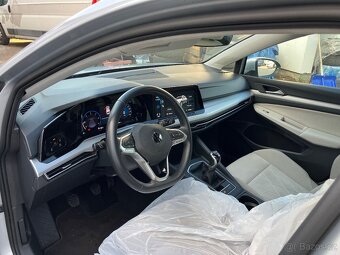 Volkswagen Golf 8 2.0TDI rok 10/2022 - 6