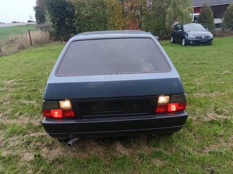 Favorit  r.v.1990 karbec pekny stav HP sporting - 6