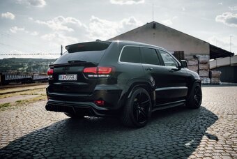 JEEP GRAN CHEROKEE 6.4 V8 HEMI - 6