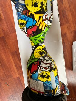 Hoverboard grafitty s bluetooth reproduktorem - 6