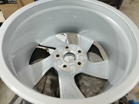 NOVÉ Alu kola Orig Audi A3 Typ 8Y r17 - 6