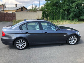 Nabízím BMW 320i, 110 kW, automatická převodovka - 6
